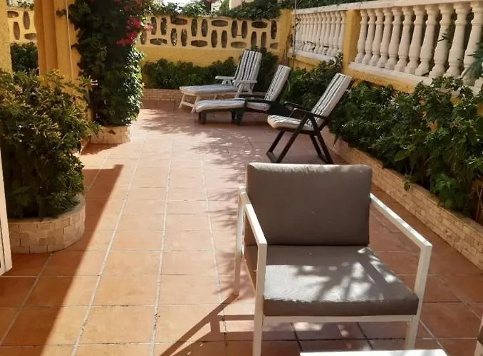 Adosado/Casa Con Terraza Y Buhardilla. Playa El Perello