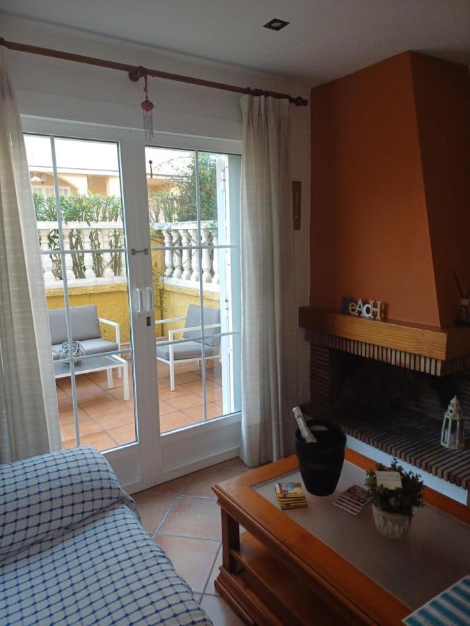 Adosado/casa Con Terraza Y Buhardilla. Playa El * Perello (Valencia)
