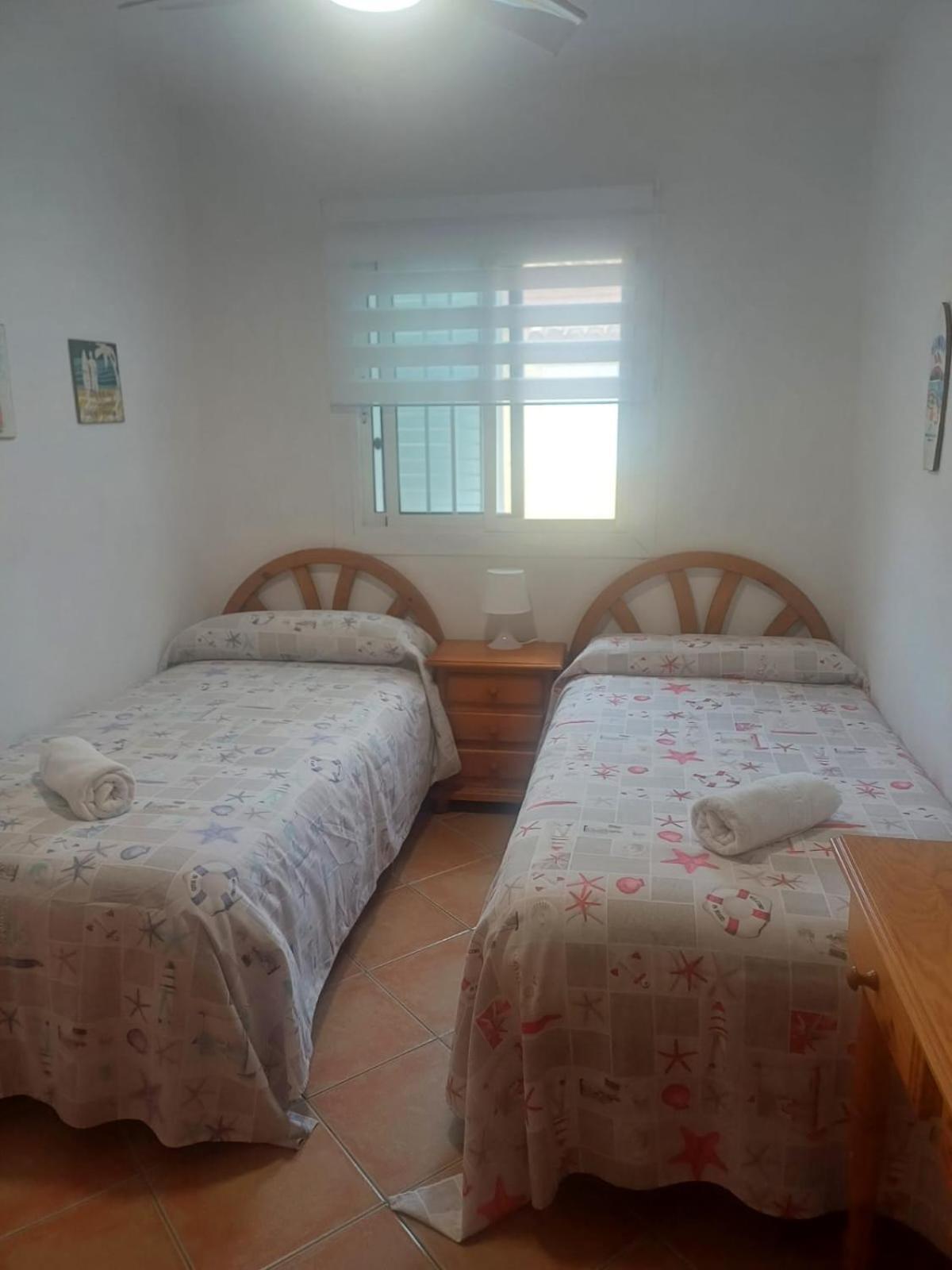 Adosado/casa Con Terraza Y Buhardilla. Playa El Perello (Valencia)